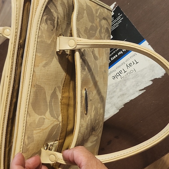 Liz Claiborne Elegant Floral Beige Handbag - Picture 8 of 12